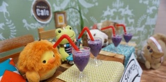 Nuigurumi cafe berry smoothies