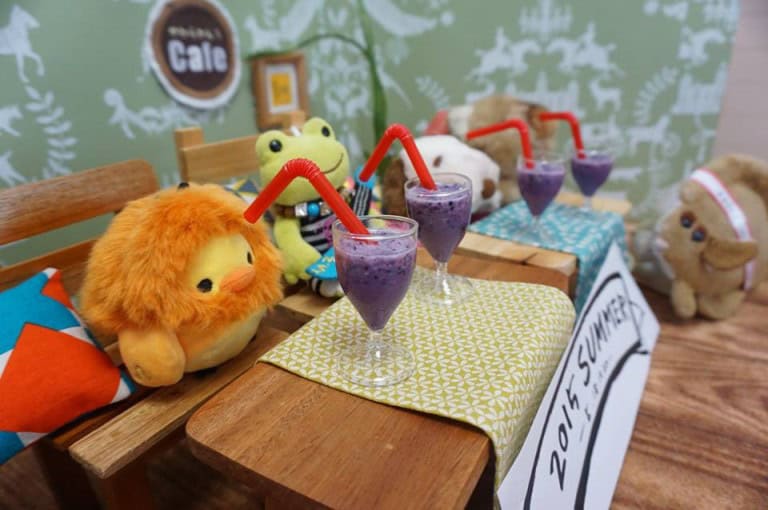 Nuigurumi cafe berry smoothies