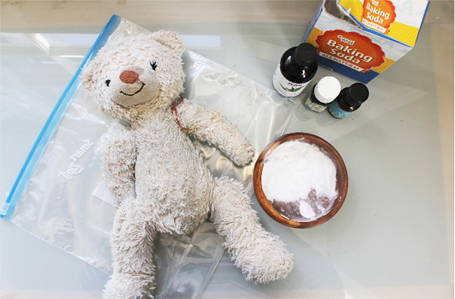 clean stuffed animals with baking soda