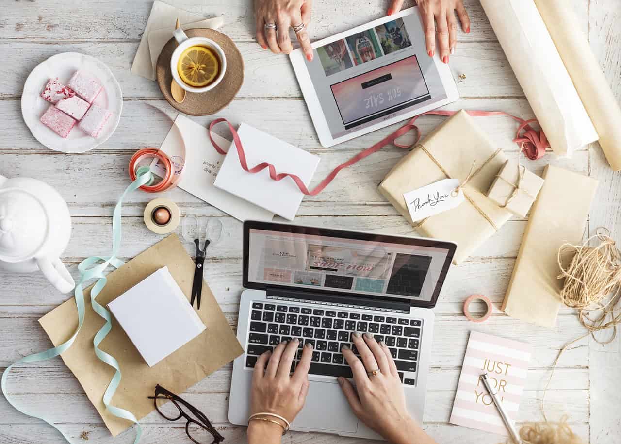 Shopping for Custom Gifts?-All You Should Know Shopping for Custom Gifts?-All You Should Know